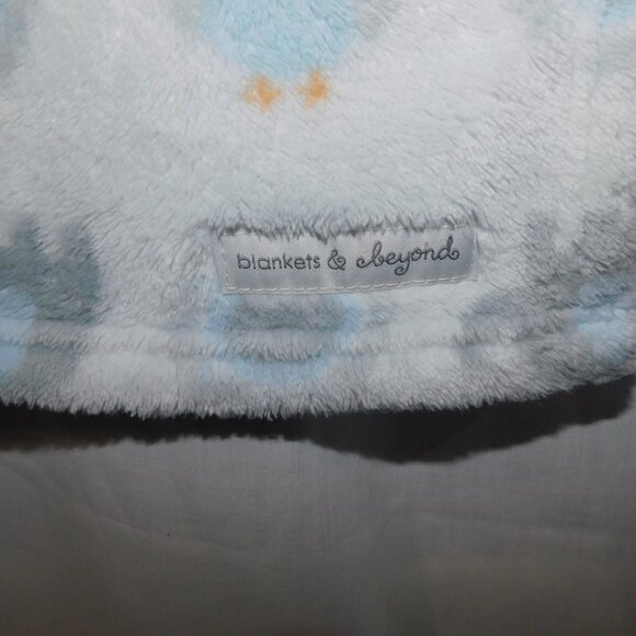 Blankets & Beyond White Gray Blue Elephant Owl Pattern Plush Fleece Baby Blanket - Picture 4 of 5